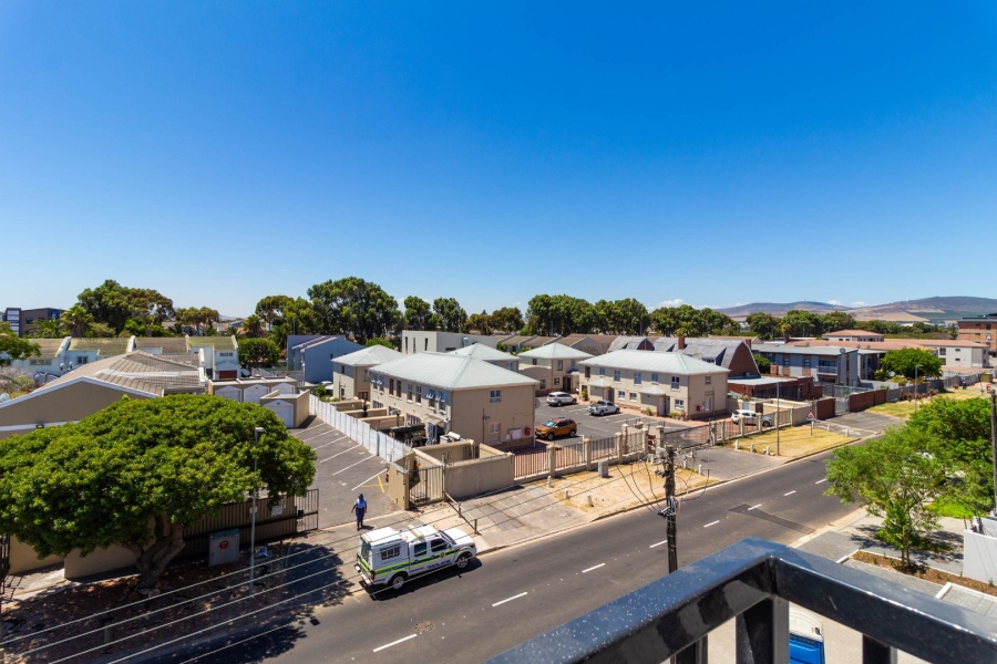 1 Bedroom Property for Sale in Table View Western Cape